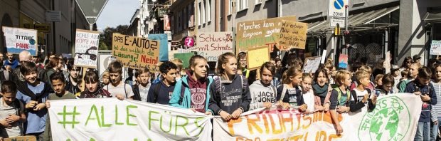 Mevrouw Faber ontmaskert klimaatactivist Lars (12) als naïef kindsoldaatje: ‘Je reinste manipulatie!’