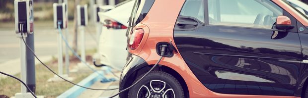 Felle kritiek op subsidie elektrische auto: ‘4000 euro per nieuwe auto! Geld gaat van lage naar hogere inkomens en links juicht’