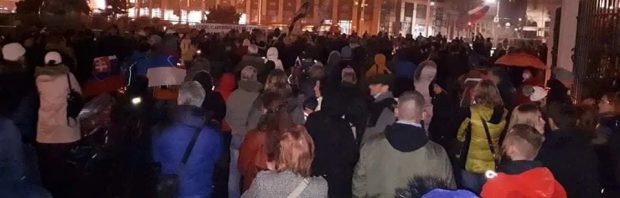Betogers in heel Slowakije de straat op: ‘Overheid is het virus’
