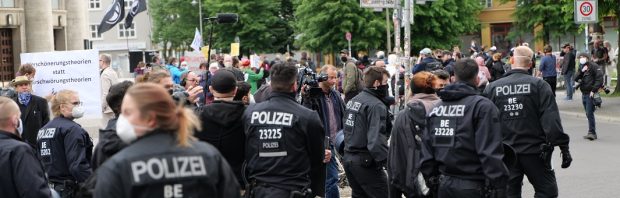 Massaal protest in Leipzig tegen nieuwe lockdown: ‘Lastig om weg te zetten als groepje wappies’
