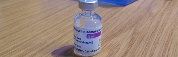 38-jarige lerares sterft na AstraZeneca-vaccin (maar volgens De Jonge is het veilig)