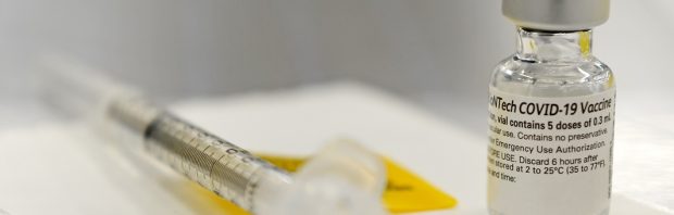 Duits medicijnagentschap houdt informatie achter over ernstige bijwerkingen na coronavaccinatie