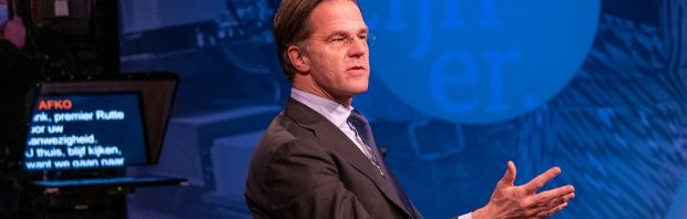 Politieagent klaagt Rutte en Grapperhaus aan wegens ‘plegen van misdaden’
