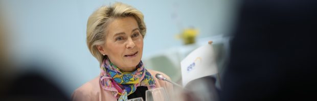 Ursula von der Leyen onder vuur om uitspraken over vaccinatieplicht: ‘Gruwelijk vooruitzicht’