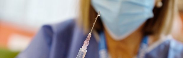 Uitvinder mRNA-vaccin waarschuwt ouders: prik kan organen van kinderen permanent beschadigen