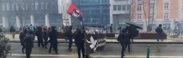 Beelden: Antifa verstiert massaprotest tegen coronabeleid in Brussel