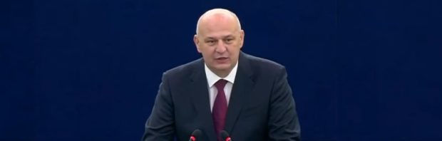 Kroatische Europarlementariër haalt vernietigend uit naar EU-baas: ‘Die coronapas is krankzinnig’