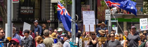 Schok: ‘Politie zet energiewapens in tegen Australisch vrijheidskonvooi’