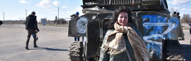 Nederlandse journalist die met Russische leger meereist legt uit waarom veel Oekraïners naar Rusland vluchten
