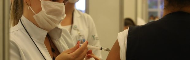 Cardioloog noemt resultaten van nieuwe studie over coronavaccins ‘verontrustend’