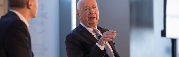World Economic Forum van Klaus Schwab stelt voor het censureren van ‘desinformatie’ te automatiseren
