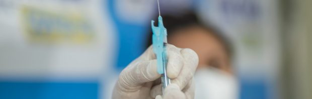 Arts: 92% van alle coronadoden was gevaccineerd, dus dit is een pandemie van de gevaccineerden