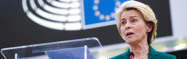 Europarlementariër stelt vragen over totstandkoming vaccinatiecontracten: ‘Hier is iets raars aan de hand’