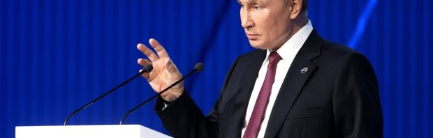 Poetin in speech: westerse elites zijn ‘gek’ geworden