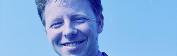 NOS-weerman Gerrit Hiemstra onder vuur om dubbele pet: ‘Hij is een soort activist aan het worden’