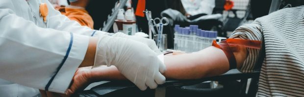 Opgepast: Japanse onderzoekers waarschuwen voor gevaar van bloedtransfusies met gevaccineerd bloed